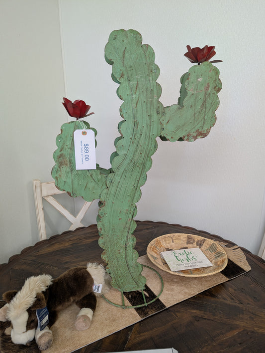 Scalloped Metal Cactus