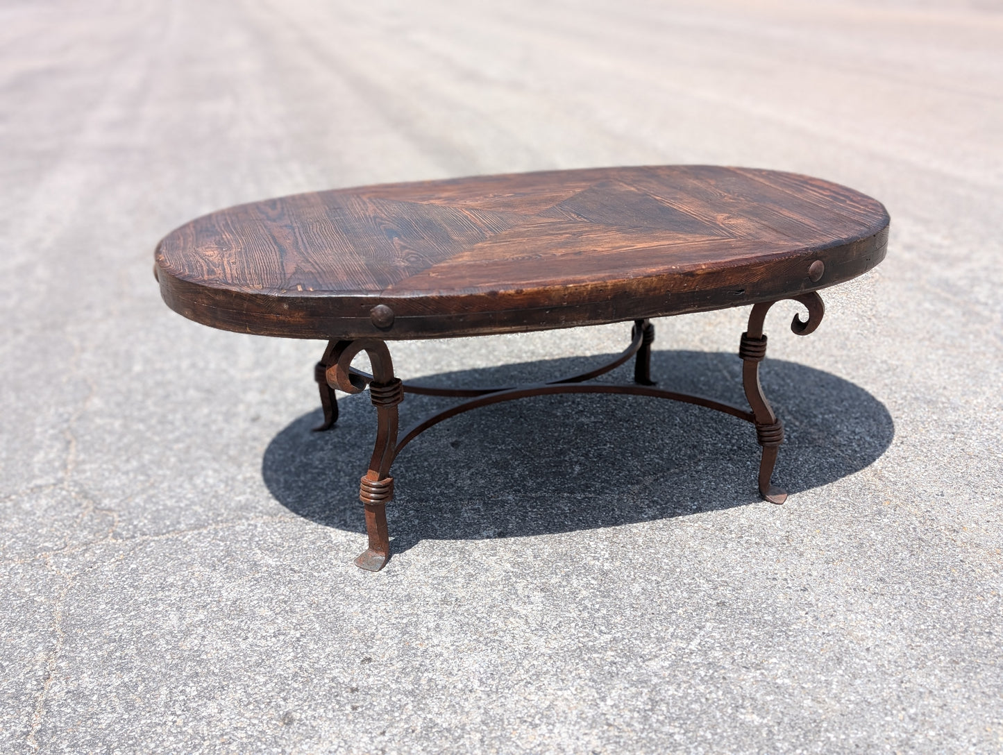 Pesada Iron Coffee Table - Oval