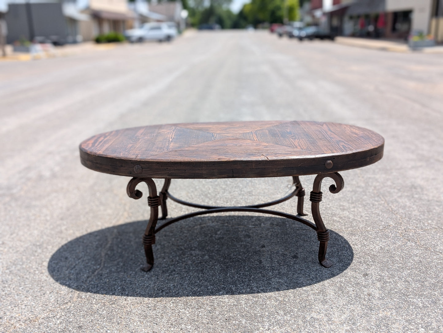 Pesada Iron Coffee Table - Oval