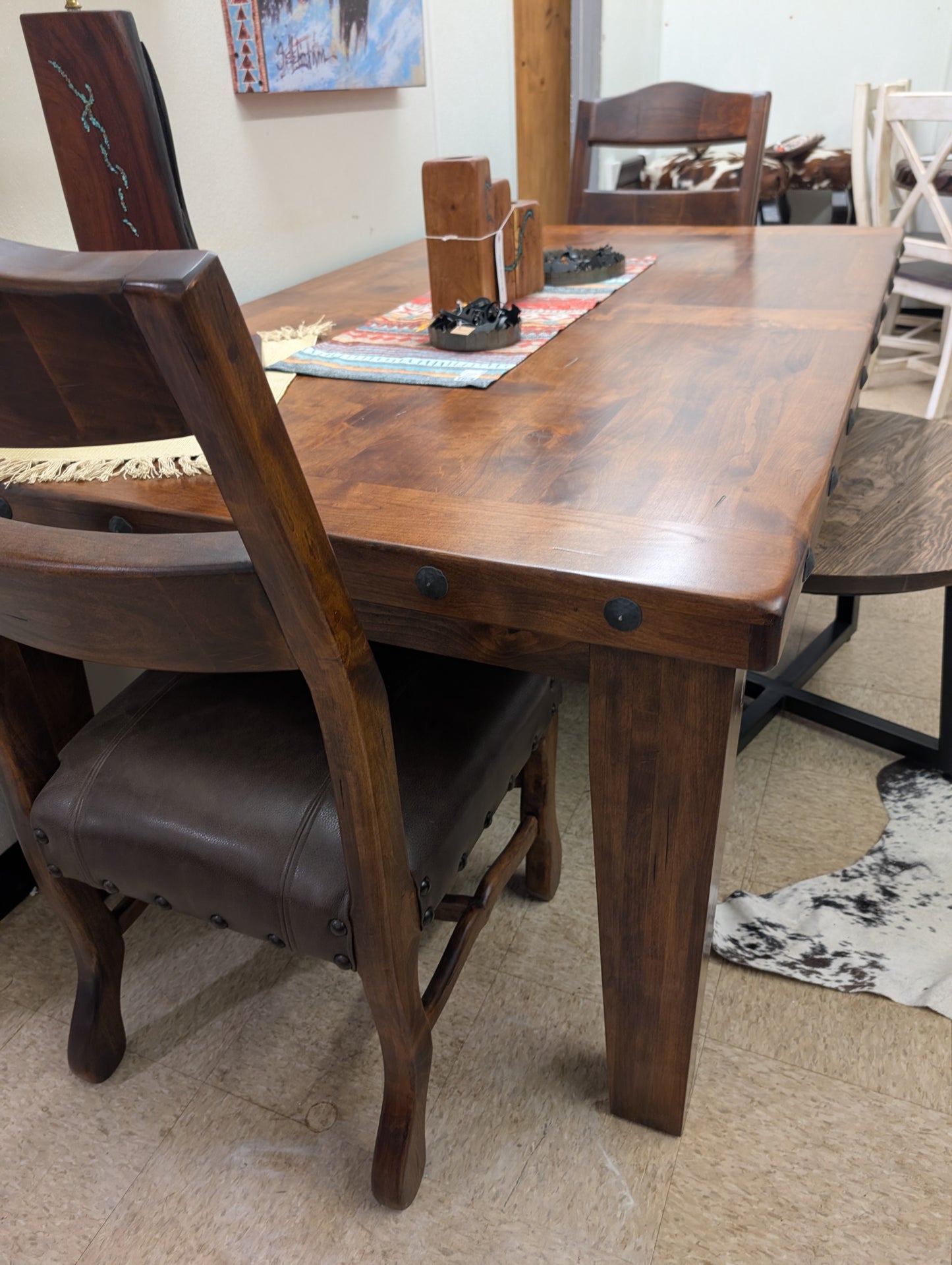 Nail Alder Table